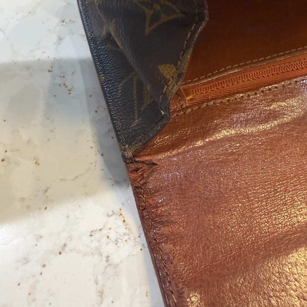 Designer Monogram Vintage Leather Clutch Bag - Picture 14 of 14